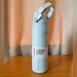 Stanley Aerolight IceFlow H2O Bottle W/ FastFlow Lid, 24 oz. Mint. NEW